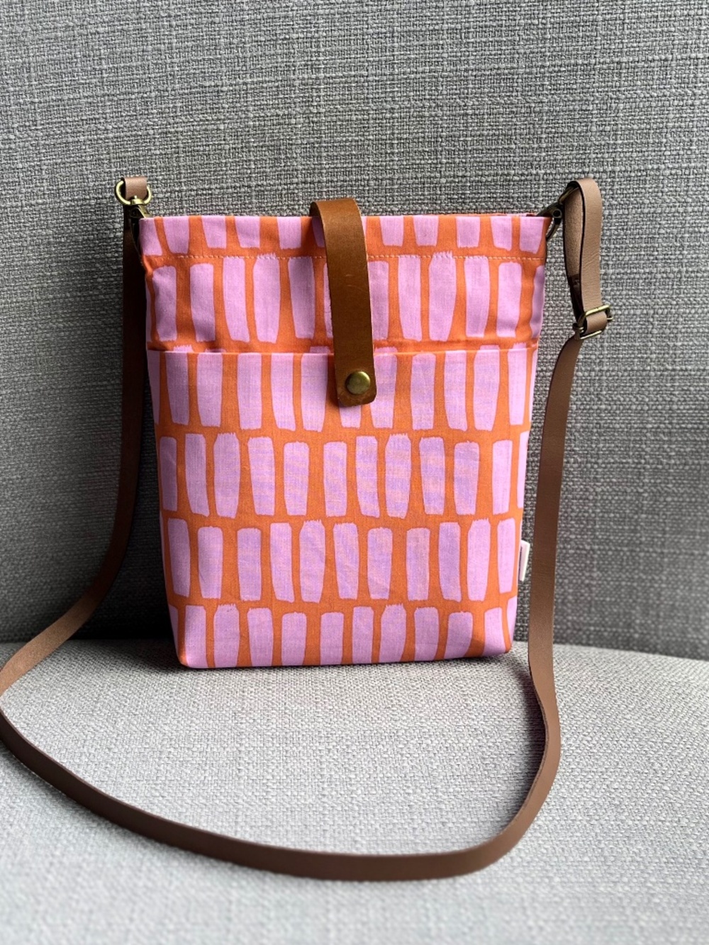 French caoted cotton bag: leather straps